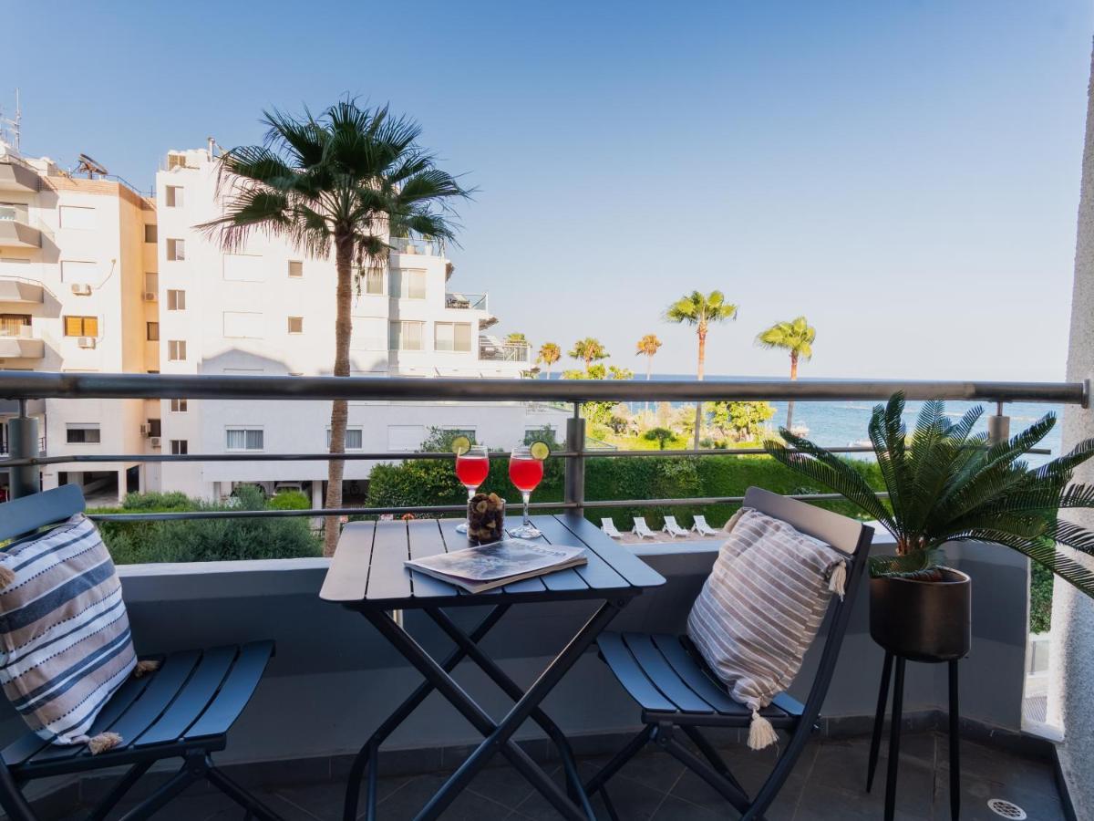 Sanders Ermitage On The Beach - Delightful 1-Bedroom Apartment With Sea View Limassol Luaran gambar