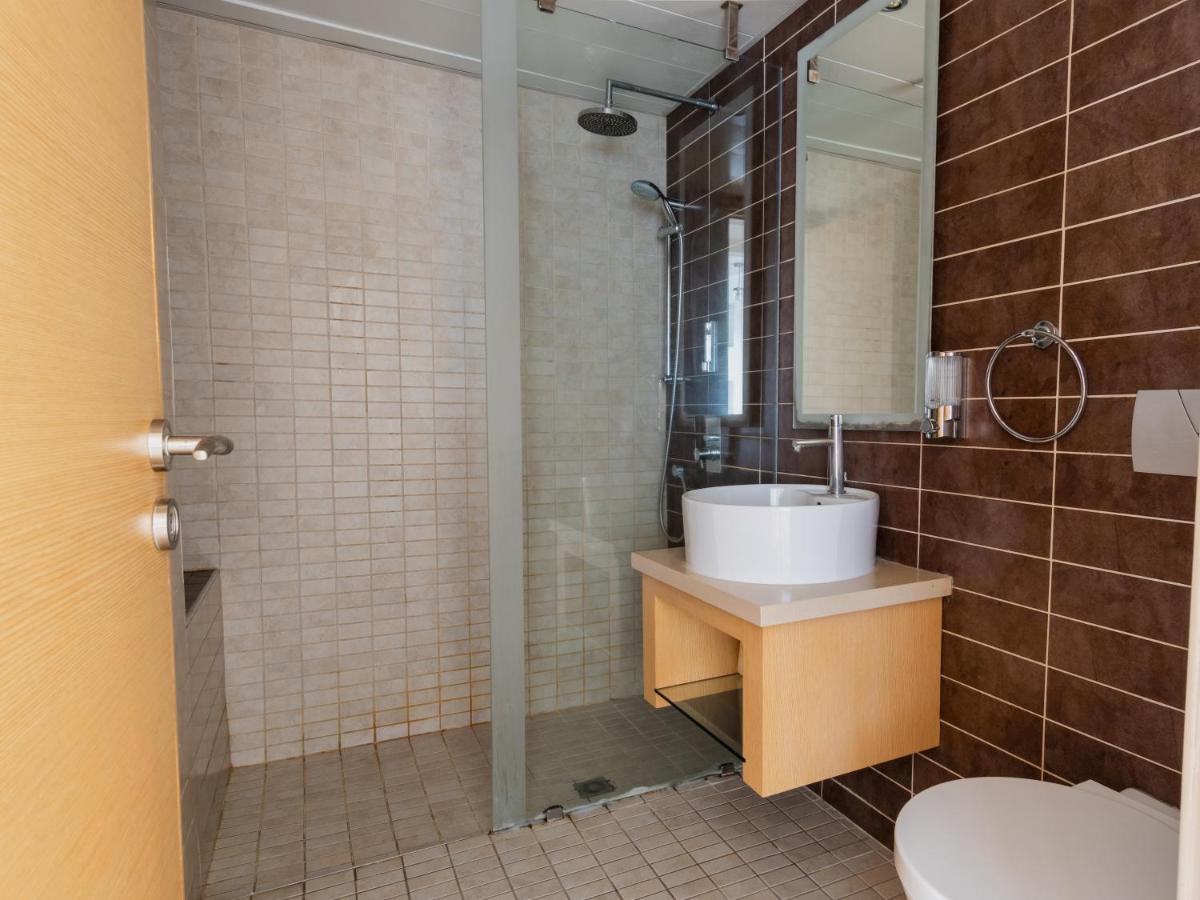 Sanders Ermitage On The Beach - Delightful 1-Bedroom Apartment With Sea View Limassol Luaran gambar